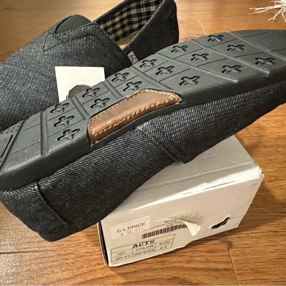 ACTS Shoes. - Picture 4 of 4